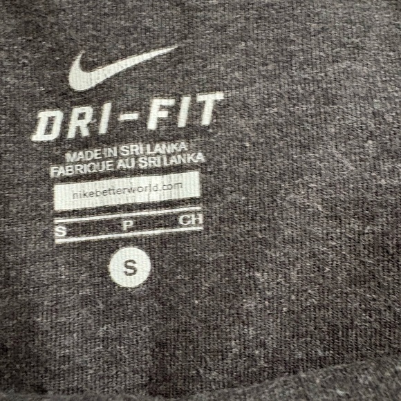 Women’s small Nike crop leggings - Picture 3 of 5